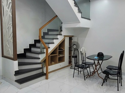 Cho thuê nhà đẹp 4 Tầng trong ngõ Trại Lẻ, vừa ở vừa kinh doanh được. 0