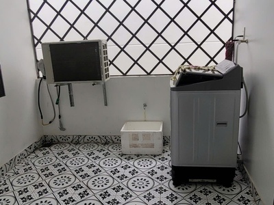 Cho thuê nhà đẹp 4 Tầng trong ngõ Trại Lẻ, vừa ở vừa kinh doanh được. 6