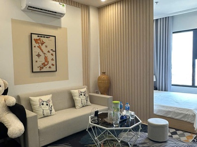 Cần bán nhanh Studio 28m có đồ 1.9 tỷ Vinhomes Smart City 1
