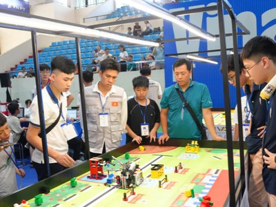 Cùng Tìm Hiểu Chương trình học Robotics của Mykingdom STEAM 1