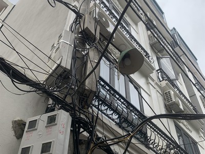 Bán nhà quan nhân mới coong, thang máy, nhỉnh 8 tỷ 2