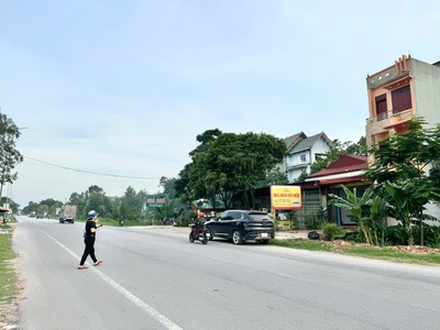 Cực hời chỉ hơn 2 tỷ sở hữu ngay một lô đất mặt phố tặng thêm nhà 3 tầng hiện đại 2