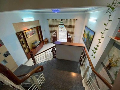 Chủ gấp bán, giá sập sàn, mặt tiền 5.5m lề 3m đối diện bến xe trung tâm, nhà 3 tầng dt 85m2 5x17 . 4