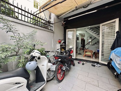 Bán nhà hẻm xe hơi đổ cửa lê quang định,p11,bình thạnh,60m2,3 tầng,dọn vào ở ngay. 0