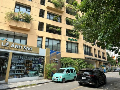 Bán nhà phố hoàng cầu,50m2,mt 7.5m,kinh doanh,lô góc,2 thoáng,giá 32 tỷ 1