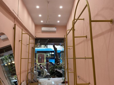 Cho thuê nhà mặt phố phố huế 1
