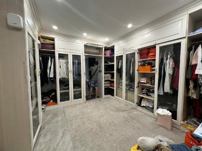 Siêu phẩm long biên, 1 mặt phố 1 mặt ngõ ôtô tránh, 124m x 8 tầng, mặt tiền 5.6m, thang máy, kinh 4