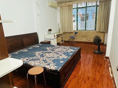 Cho thuê nhà 5 tầng m ặt ngõ đường láng, ngõ thông kd 17tr 45m 2