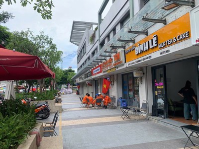 Quận tân phú    sang rẻ quán ăn -cafe   kem shop house   máy lạnh khu cc chung cư emerald 1