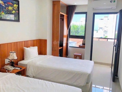 Bán khách sạn 3  8 tầng đang kinh doanh, giá 32 tỷ có thang máy rộng, 2 thang bộ, 38 phòng 1