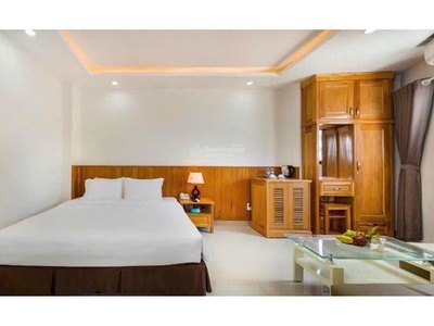 Bán khách sạn 3  8 tầng đang kinh doanh, giá 32 tỷ có thang máy rộng, 2 thang bộ, 38 phòng 4