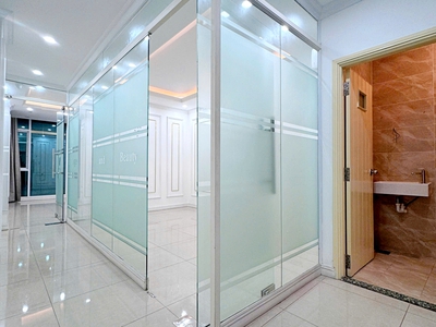 Cho thuê nhà 160 Trần Hưng Đạo, P Nguyễn Cư Trinh, Quận 1. Hầm, 6 lầu, thang máy chỉ 90tr 2