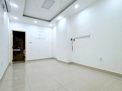Cho thuê nhà 160 Trần Hưng Đạo, P Nguyễn Cư Trinh, Quận 1. Hầm, 6 lầu, thang máy chỉ 90tr 3