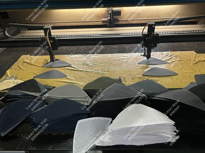 CẮT ĐỤC LỖ VẢI ÁO KHOÁC,đục lỗ vải theo yêu cầu 17