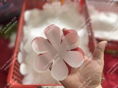 CẮT ĐỤC LỖ VẢI ÁO KHOÁC,đục lỗ vải theo yêu cầu 16