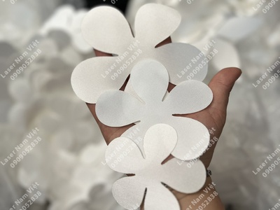 CẮT ĐỤC LỖ VẢI ÁO KHOÁC,đục lỗ vải theo yêu cầu 11