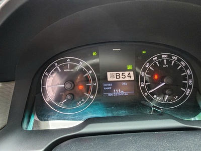 Chính chủ bán xe TOYOTA innova 2.0E sản xuất năm 2016 3