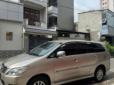 Bán xe Toyota innova 2.0E MT - 2013 - Giá 295 triệu . 0