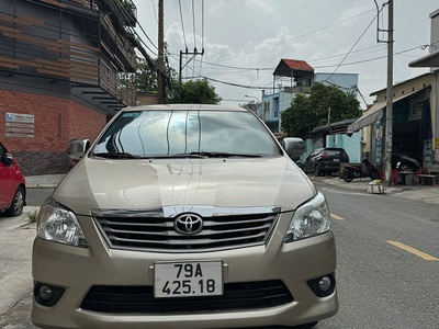 Bán xe Toyota innova 2.0E MT - 2013 - Giá 295 triệu . 2