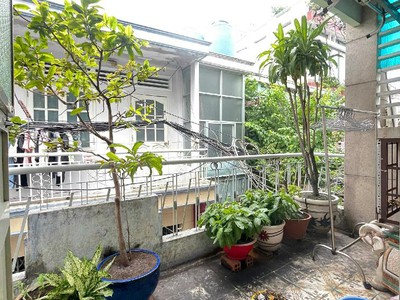 Bán nhà phú thọ, phường 1, quận 11. dt 36m2 x 2 tầng  3.5 x 11 . giá 4.45 tỷ tl. 4