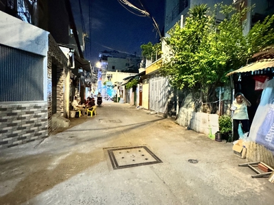 Quận 10  cmt8 - dt 44m2 - hẻm nhựa 6m xe hơi quay đầu - nhà mới - căn góc - 3 tầng mới - 4pn - 3