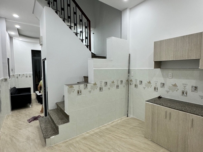 Quận 10  cmt8 - dt 44m2 - hẻm nhựa 6m xe hơi quay đầu - nhà mới - căn góc - 3 tầng mới - 4pn - 4