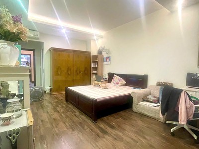 Bán nhà phân lô lạc trung, 74m2, 6 tầng, mặt tiền 5.8m, 18.5 tỷ, nhà đẹp ở ngay, ô tô vào nhà 2