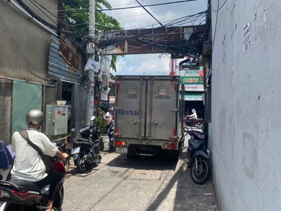 Chủ gấp bán trong tháng -  hẻm  gần đường tạ quang bửu -   dt 110 m2   5x22  trung tâm p5 q8 - 3 3