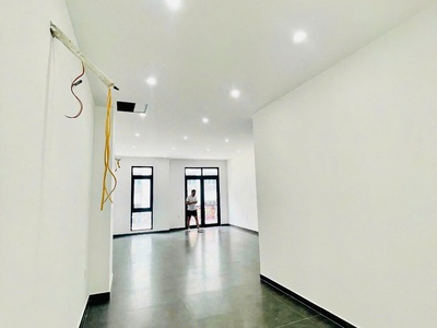 Cho thuê nguyên căn liền kề 4 Tầng mới tinh tại Hoàng Huy Mall, kinh doanh thoải mái. 4