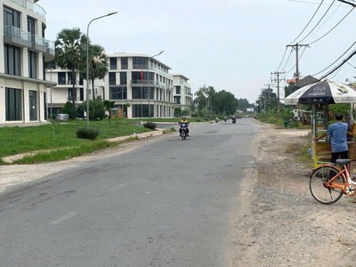 Lô đất Bưng Ông Thoàn phú hữu DT 56m vị trí đẹp 2