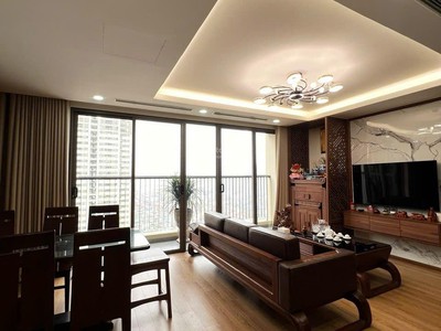 Cực rẻ   bán căn góc 3n2vs 144m2 tòa ct1 vimeco nguyễn chánh giá bán 58tr/m2, nội thất rất đẹp. 0