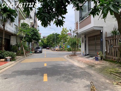 Bán đất tái định cư giang biên, view công viên, vỉa hè 4m, 90m, mt6m, chỉ 12 tỷ5 0