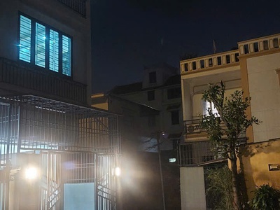 Bán nhà thiên lôi gần ngay tiểu học vĩnh niệm, 50m 4 tầng, sân cổng, giá 3.2 tỉ 3