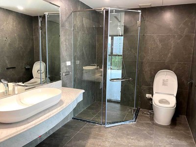 Bán Tòa Văn Phòng 9 Tầng Mặt Phố Lê Trọng Tấn. DT 201m2, MT 16m. Vị Trí Lô Góc. Giá 100 TỶ 6