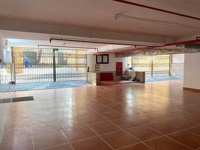 Bán Tòa Văn Phòng 9 Tầng Mặt Phố Lê Trọng Tấn. DT 201m2, MT 16m. Vị Trí Lô Góc. Giá 100 TỶ 8