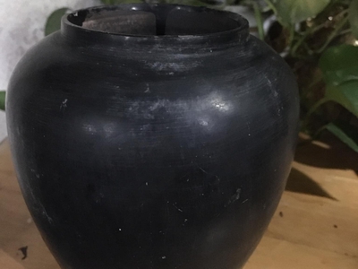 Lọ hoa sơn mài dáng chum sành cổ truyền xưa, chất liệu gỗ tự nhiên, hình thức đẹp như hình chụp, k 1