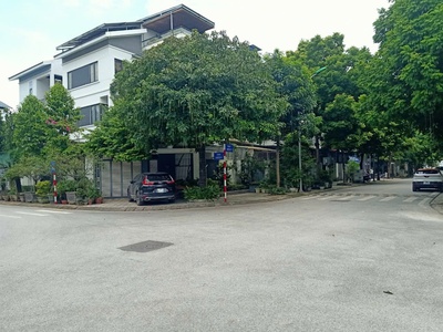 Cần bán gấp căn biệt thự lô góc dự án foresa xuân phương 1