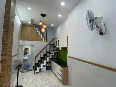 Bán nhà hẻm oto vf3 gần bầu cát tân bình ,3 tầng mới 20 m2  2.x tỷ 1