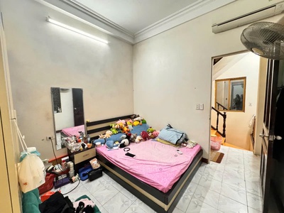 Giảng võ, đống đa,50m2 4 tầng- mặt tiền 4m- nhà đẹp ở luôn - lô góc - 2 thoáng - gần ô tô - thông 4