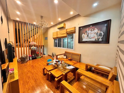 Giảng võ, đống đa,50m2 4 tầng- mặt tiền 4m- nhà đẹp ở luôn - lô góc - 2 thoáng - gần ô tô - thông 0