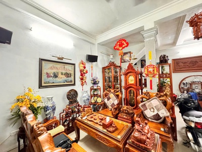 Siêu phẩm ngõ linh quang, đống đa. 44m2 4 tầng, nhà sát mặt hồ linh quang, sổ đỏ nở hậu, vài bước ô 0