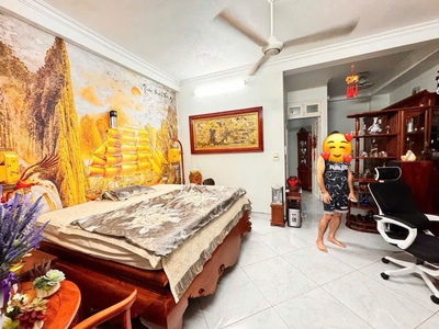 Siêu phẩm ngõ linh quang, đống đa. 44m2 4 tầng, nhà sát mặt hồ linh quang, sổ đỏ nở hậu, vài bước ô 1