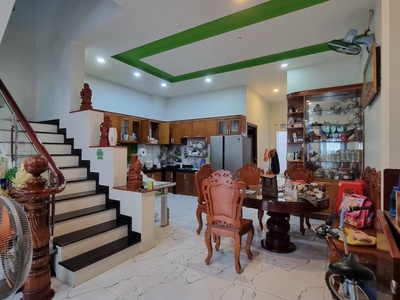 Chủ ngộp bán gấp nhà 4 tầng.trục đường trần lựu.an phú quận 2. dt 100 m2 .giá 15 tỉ 1