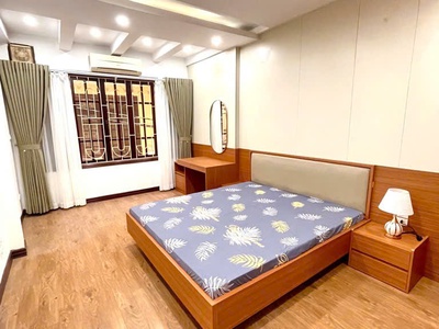 Bán nhà lạc long quân - ngõ thông gần phố - cách ô tô tránh 20m - 35m 4 tầng - giá nhỉnh 8 tỷ 2