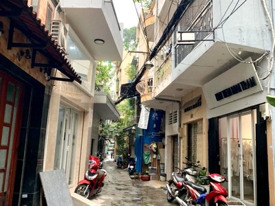 Hẻm 3 gác trung tâm quận 10 - 2 lầu cách mặt tiền chỉ 39m - ở ngô gia tự p2 2