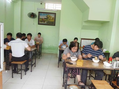 Mặt bằng đẹp- giá tốt -sang nhượng gấp tại 210 kiot 6 lê trọng tấn, khương mai, thanh xuân, hà nội 3