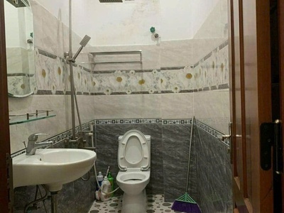 Chính chủ chuyển nơi ở mới bên mình cần bán nhà 3,5 tầng đúc mặt tiền 5m5 đường Lê Thị Tính 5