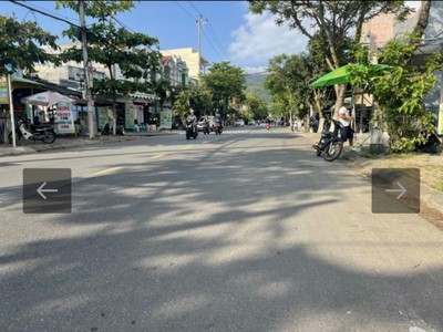 Bán lô đất 4 mặt tiền đường Lê Tấn Trung- Sơn Trà, ĐN 10.5M Lề 5m Ngang lớn   Ô tô đậu đỗ. 0
