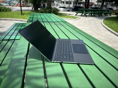 Dell XPS 15 9520 Core i7-12700H 16gb 512gb 15.6 inch FHD  card RTX 3050 4G 1