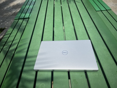 Dell XPS 15 9520 Core i7-12700H 16gb 512gb 15.6 inch FHD  card RTX 3050 4G 2